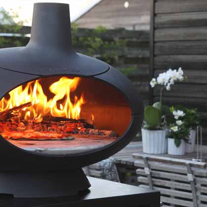 Outdoor wood store heater